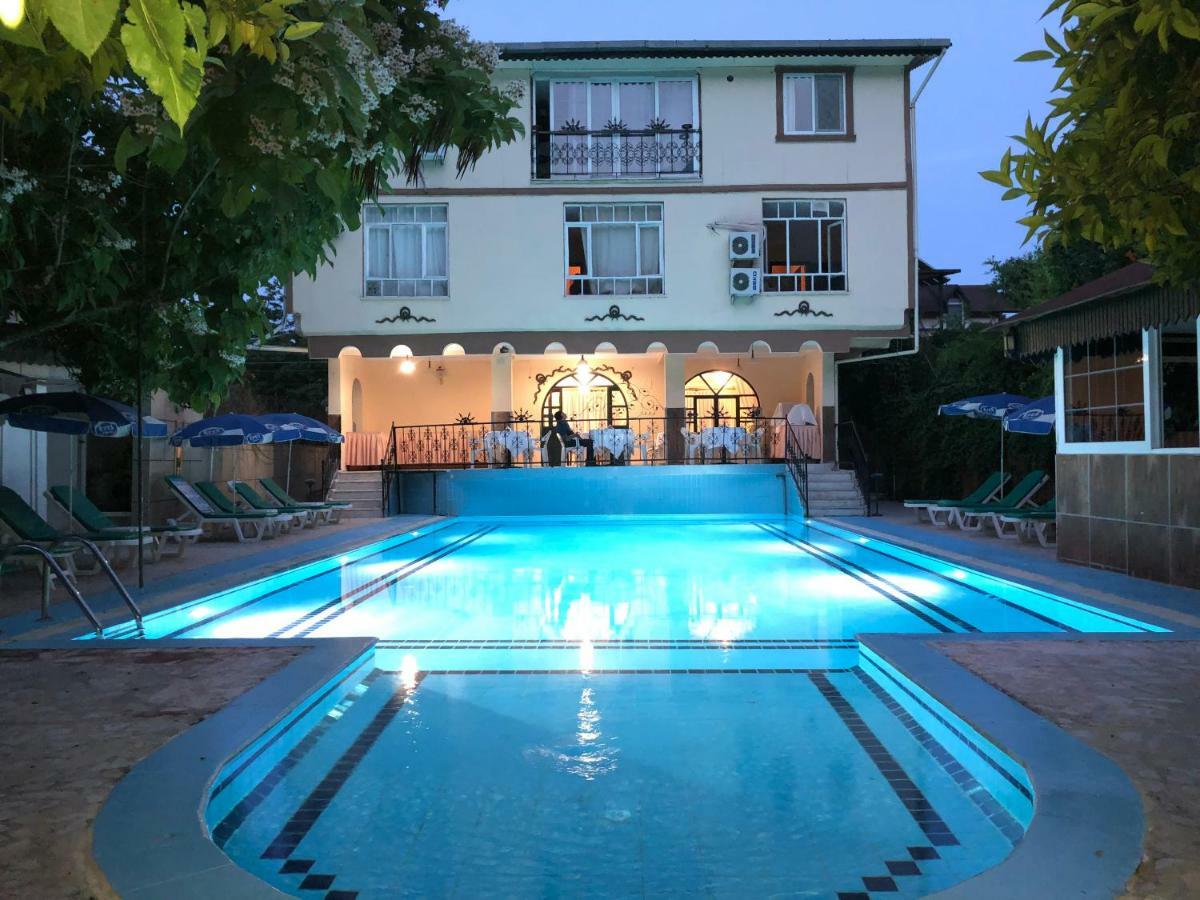 Kromer Garden Hotel Antalya Bagian luar foto