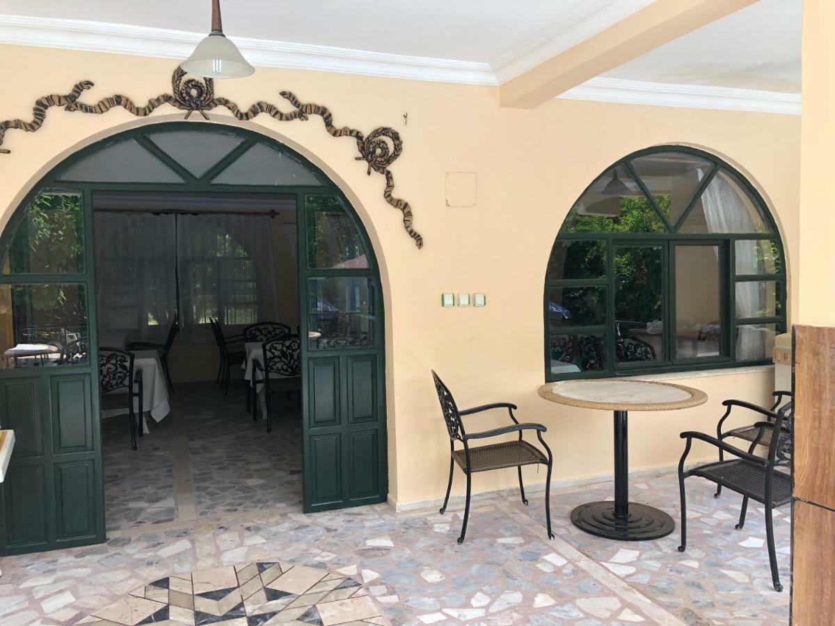 Kromer Garden Hotel Antalya Bagian luar foto