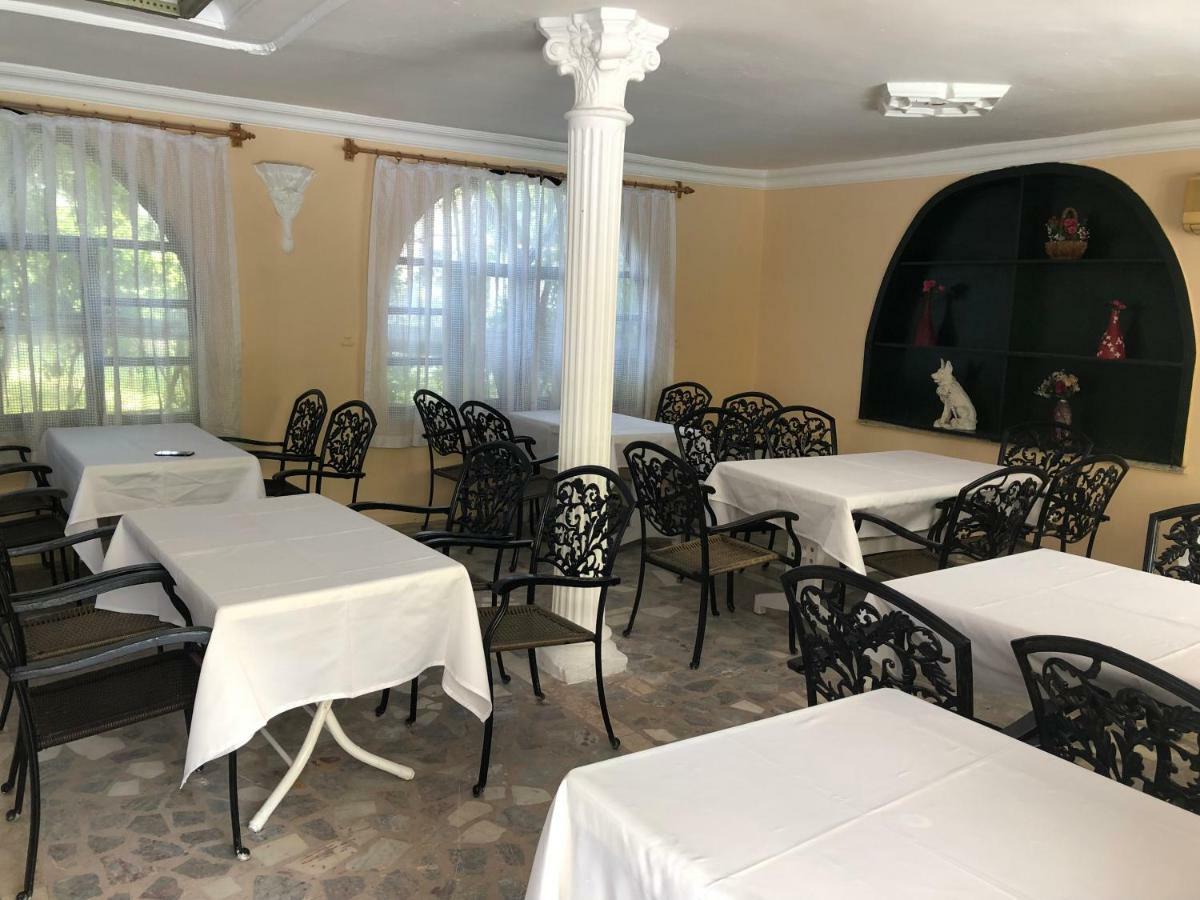 Kromer Garden Hotel Antalya Bagian luar foto